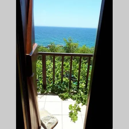 Traditional Stone House By The Sea... Holiday home