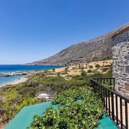 Traditional Stone House By The Sea... Holiday home *