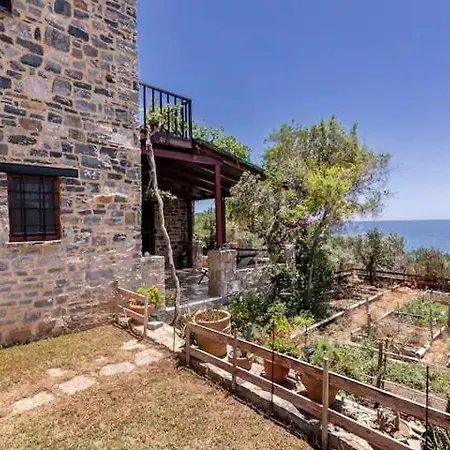 Traditional Stone House By The Sea... Holiday home